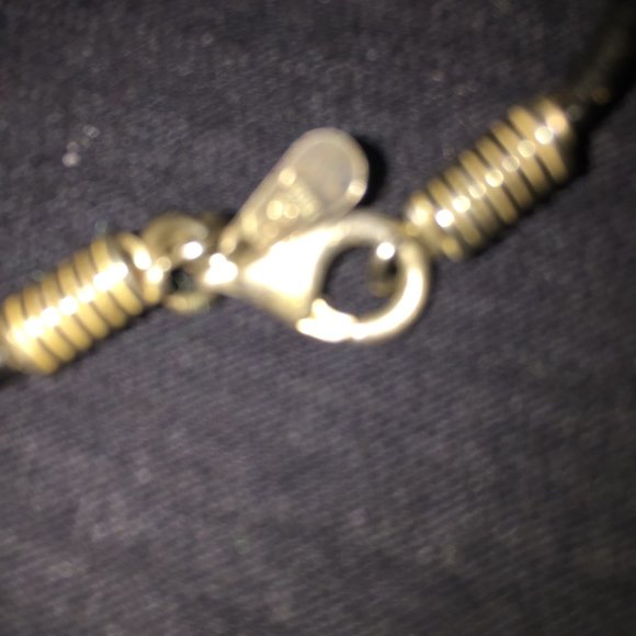 RED GEMSTONE WITH BLACK STRING NECKLACES - Picture 5 of 6